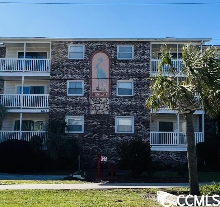 Welcome to your vacation getaway!   This two bedroom condo is - Beach Condo for sale in Surfside Beach, South Carolina on Beachhouse.com