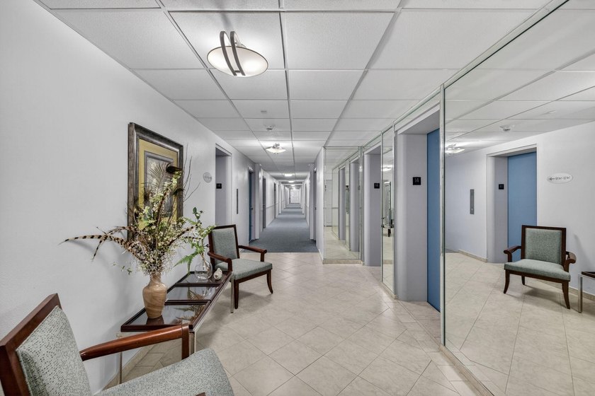 NEW. OUTSTANDING VALUE WITH LOVELY VIEWS OF POOL, DOWNTOWN FORT - Beach Condo for sale in Fort Lauderdale, Florida on Beachhouse.com