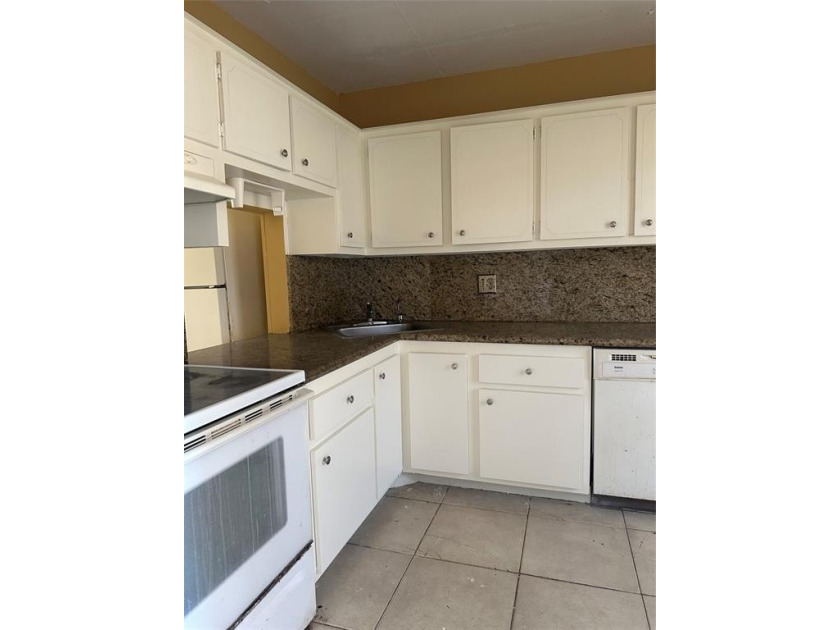 PRICE REDUCTION - for Quick Sale - Schedule a Showing Today This - Beach Condo for sale in Tamarac, Florida on Beachhouse.com