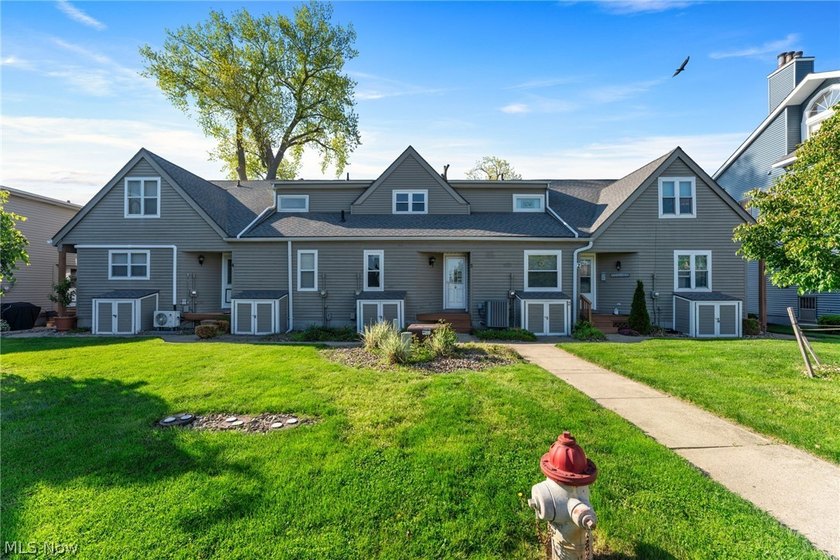 Welcome to the beautifully renovated Lake Erie Condominium in - Beach Condo for sale in Vermilion, Ohio on Beachhouse.com