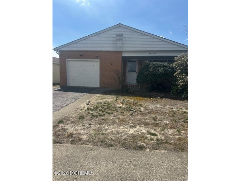Welcome to this Lakeview model located on a beautiful corner lot - Beach Home for sale in Toms River, New Jersey on Beachhouse.com