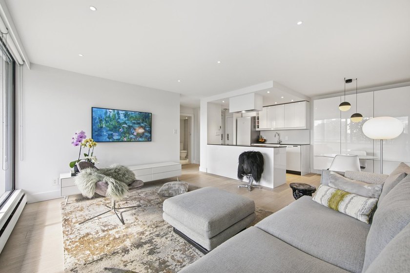 Bright + airy 1-bedroom + solarium on the 18th floor of - Beach Condo for sale in Vancouver, British Columbia on Beachhouse.com