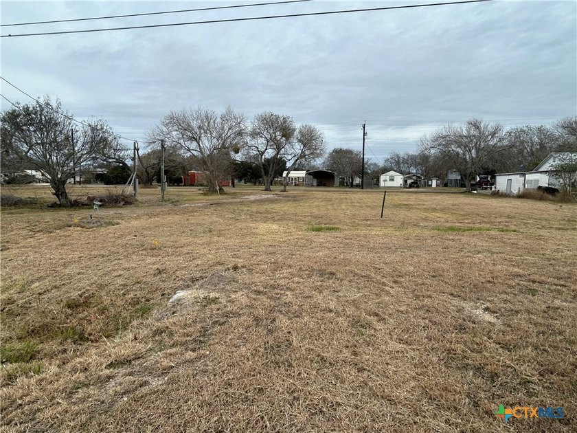 Great location for 2 lots with access for drive through on two - Beach Lot for sale in Seadrift, Texas on Beachhouse.com
