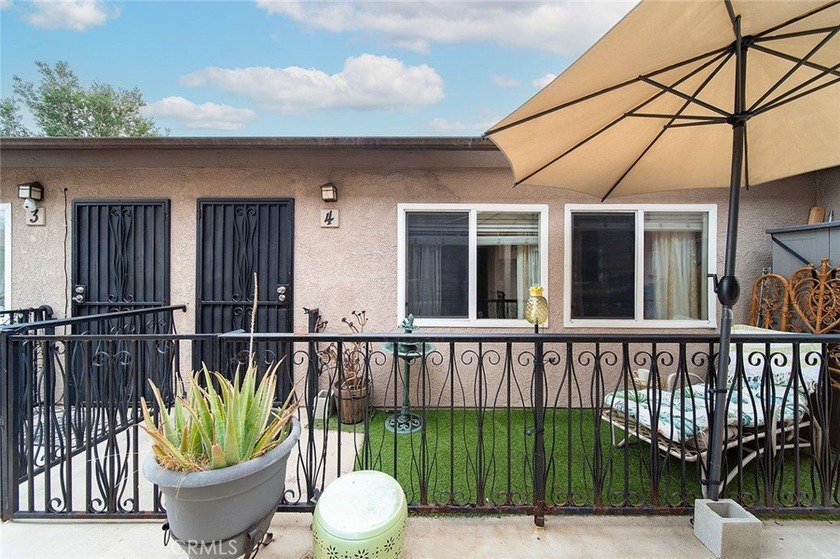 This is a small private complex with secure gated entry and - Beach Condo for sale in Long Beach, California on Beachhouse.com