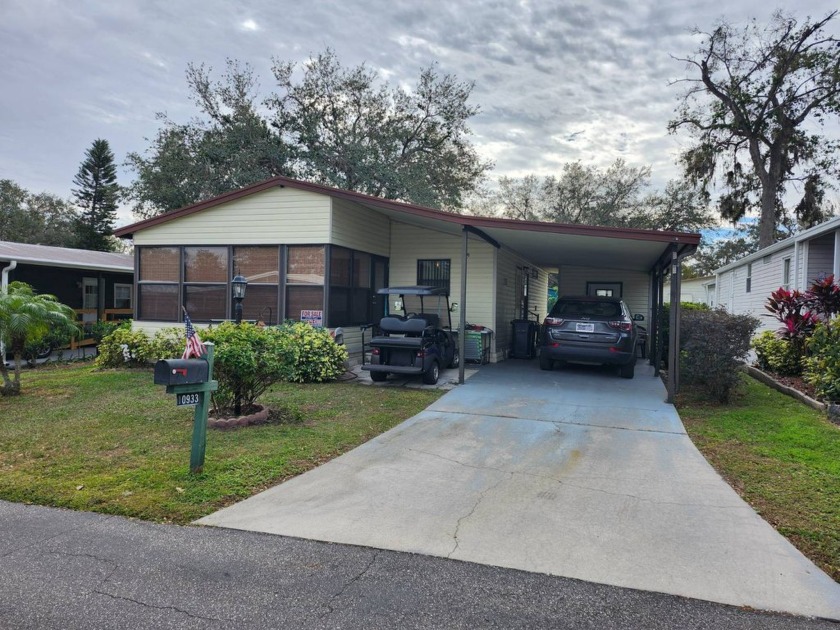 NO FLOOD ZONE/NEW ROOF/55+/87/2BD/2BA/832SQ. FT./PARK FEE IS - Beach Home for sale in Riverview, Florida on Beachhouse.com