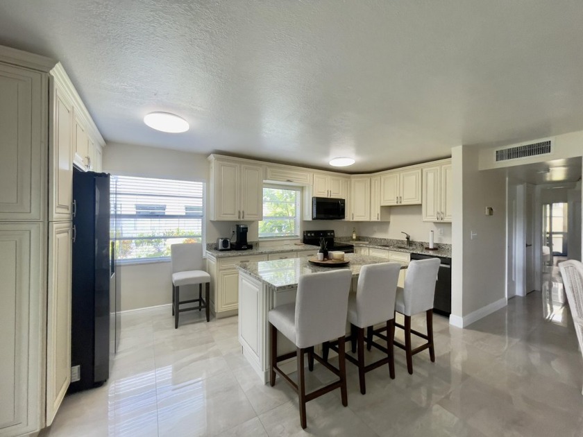 Beautiful First Floor Remodeled condo. 2 Bedroom , 2 Bath - Beach Condo for sale in Delray Beach, Florida on Beachhouse.com