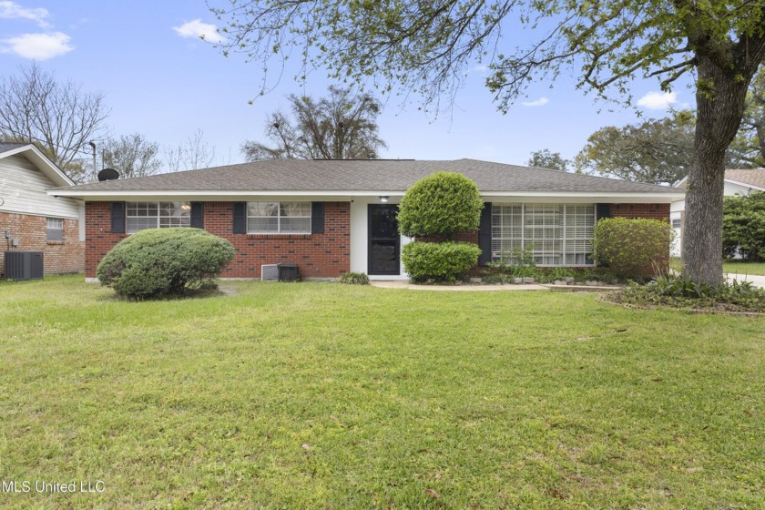 Great home in the Great Southern Golf Club Subdivision.  Brick - Beach Home for sale in Gulfport, Mississippi on Beachhouse.com