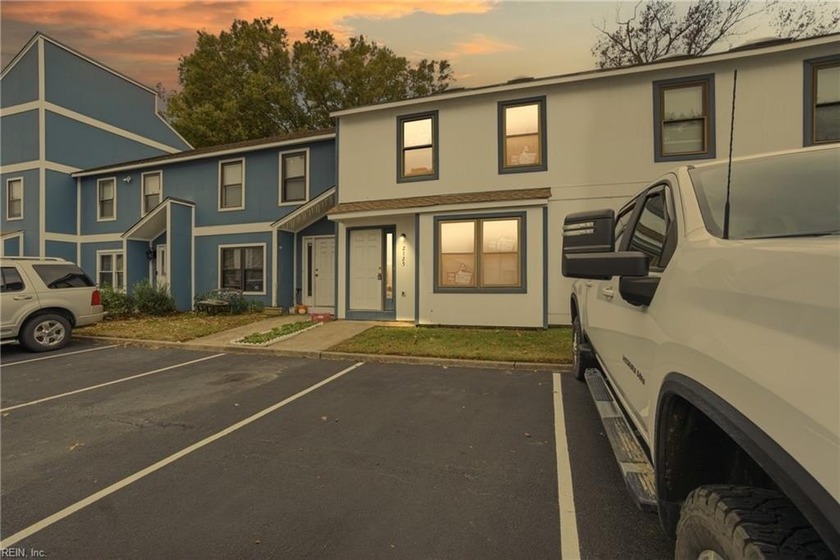 Beautiful, Bright and Airy condo with lots of recent - Beach Condo for sale in Virginia Beach, Virginia on Beachhouse.com