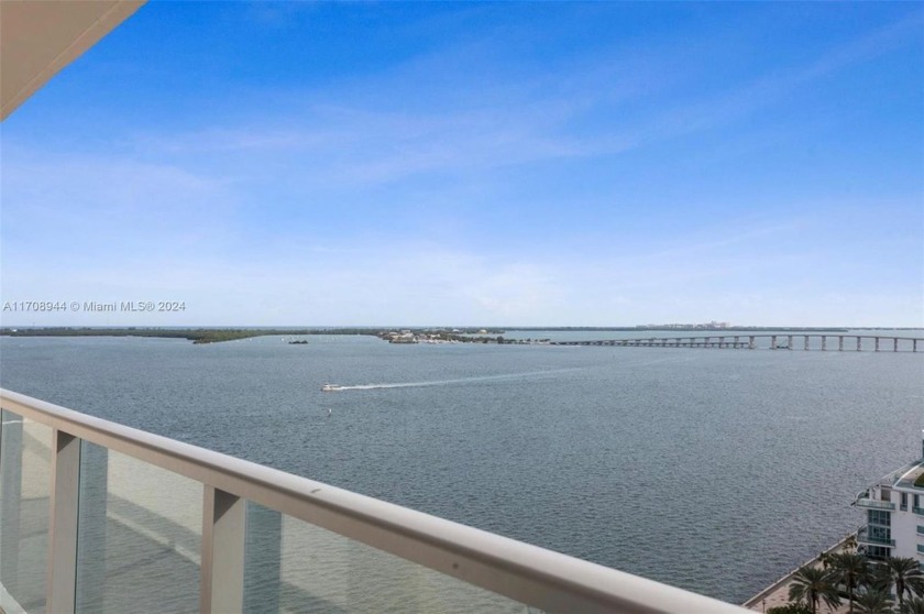 Enjoy this beautiful 1 bd residence with a fantastic Bay view at - Beach Condo for sale in Miami, Florida on Beachhouse.com