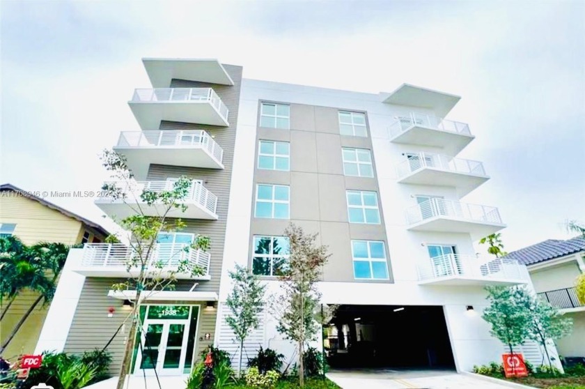 Immerse yourself in the luxury, functionality stylish and - Beach Condo for sale in Hollywood, Florida on Beachhouse.com