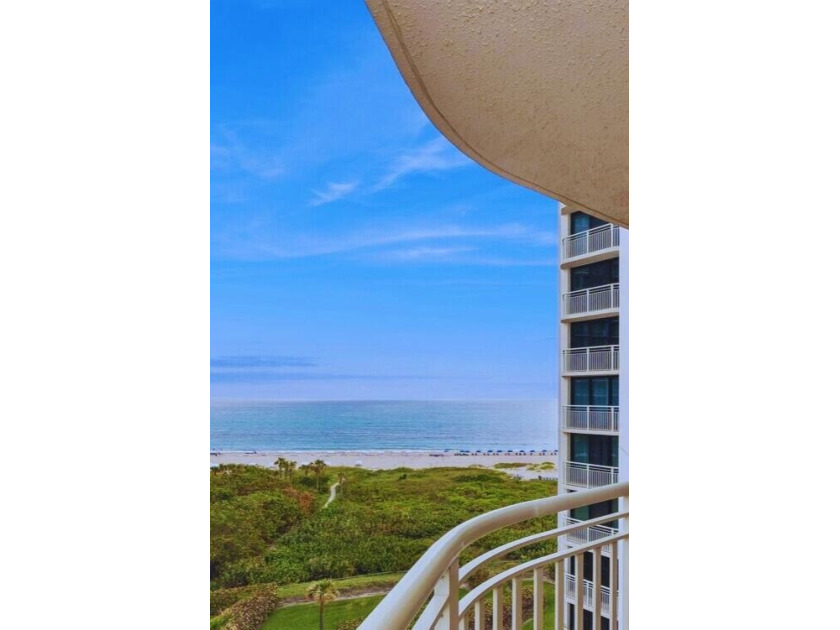 MOTIVATED SELLER! Easy oceanfront living on Singer Island. This - Beach Condo for sale in Singer Island, Florida on Beachhouse.com