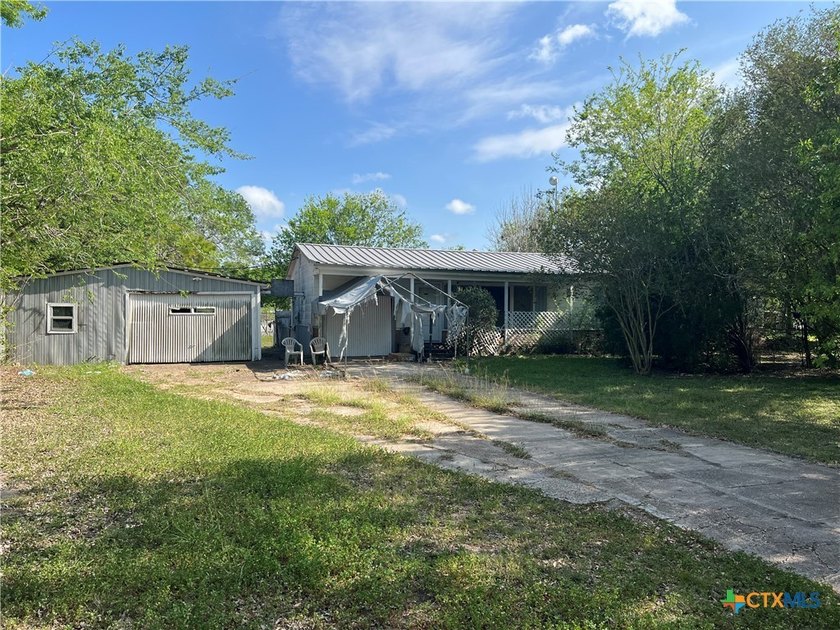 If you been looking for a *fixer-upper* this, is it. A 3-bedroom - Beach Home for sale in Port Lavaca, Texas on Beachhouse.com