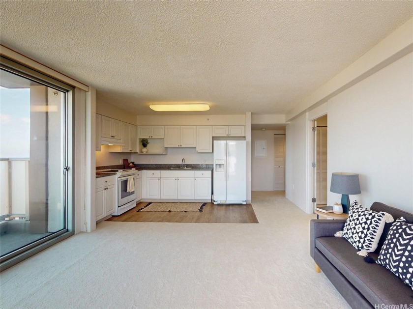Great opportunity to own this top floor corner-end two bedroom - Beach Condo for sale in Honolulu, Hawaii on Beachhouse.com