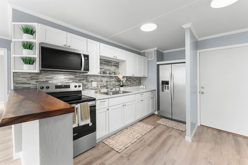 Vacant and easy to show! Ocean views, modern upgrades, and - Beach Condo for sale in Kahului, Hawaii on Beachhouse.com