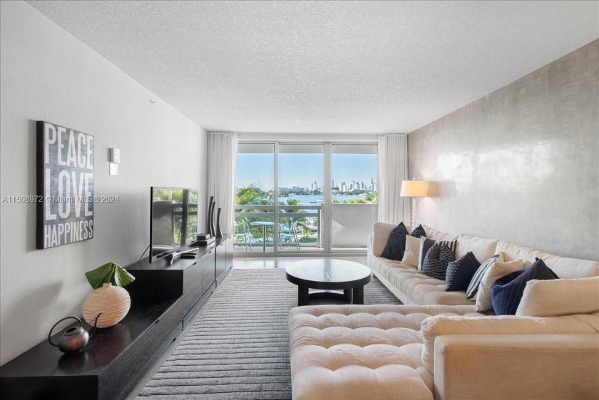Amazing 2 bed 2 bath unit. Experience stunning bay views and - Beach Condo for sale in Miami Beach, Florida on Beachhouse.com