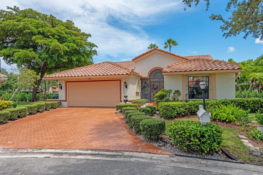 Stunning 3BED/2BATH home with 2-car garage nestled on a quiet - Beach Home for sale in Boynton Beach, Florida on Beachhouse.com
