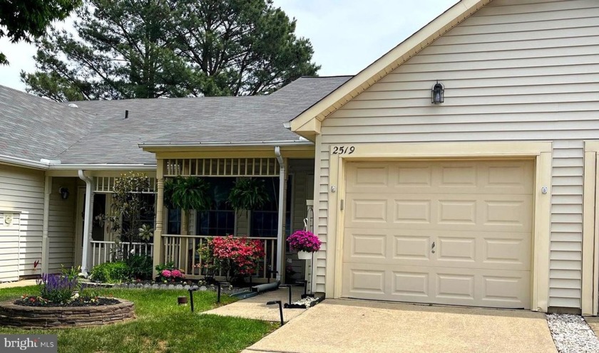 Beautiful two bedroom/two bath townhome with many recent updates - Beach Townhome/Townhouse for sale in Annapolis, Maryland on Beachhouse.com