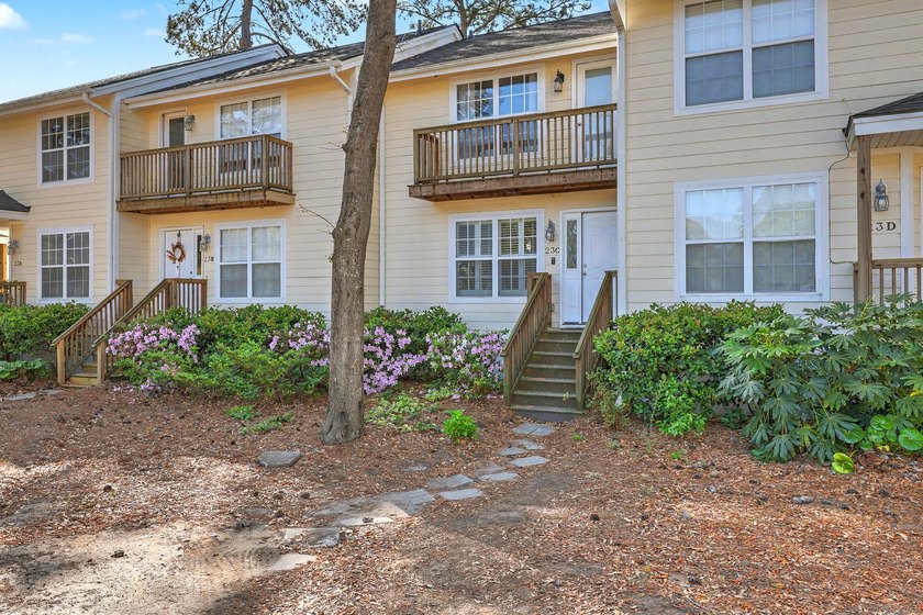 Welcome to your new happy place! This gorgeous marshfront condo - Beach Condo for sale in Charleston, South Carolina on Beachhouse.com