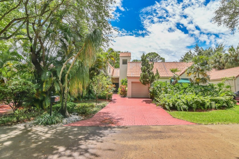 Charming Waterfront Townhome in L'Ambiance, Verde TrailNestled - Beach Townhome/Townhouse for sale in Boca Raton, Florida on Beachhouse.com