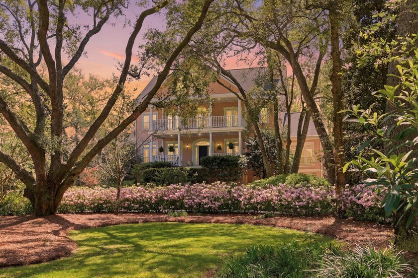 Welcome to this beautiful colonial-style, move-in ready home in - Beach Home for sale in Charleston, South Carolina on Beachhouse.com