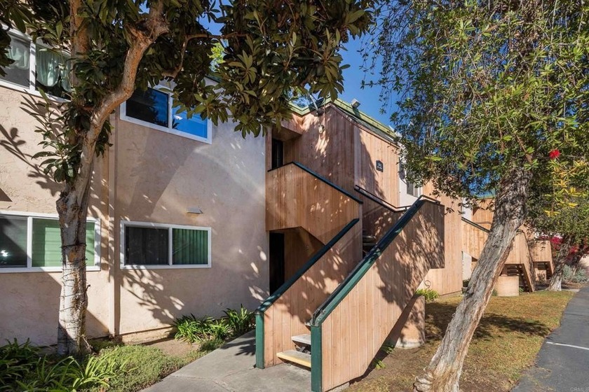 This stylishly updated condo offers modern living in the heart - Beach Condo for sale in San Diego, California on Beachhouse.com