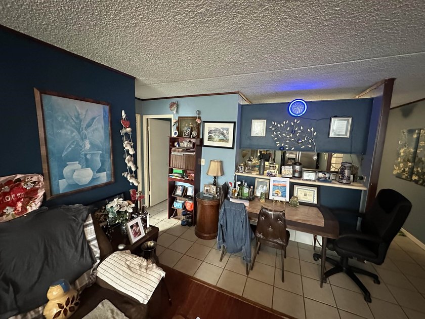 great top floor 2 bedroom  1.5 bath corner unit at Harbor Lights - Beach Condo for sale in Kahului, Hawaii on Beachhouse.com