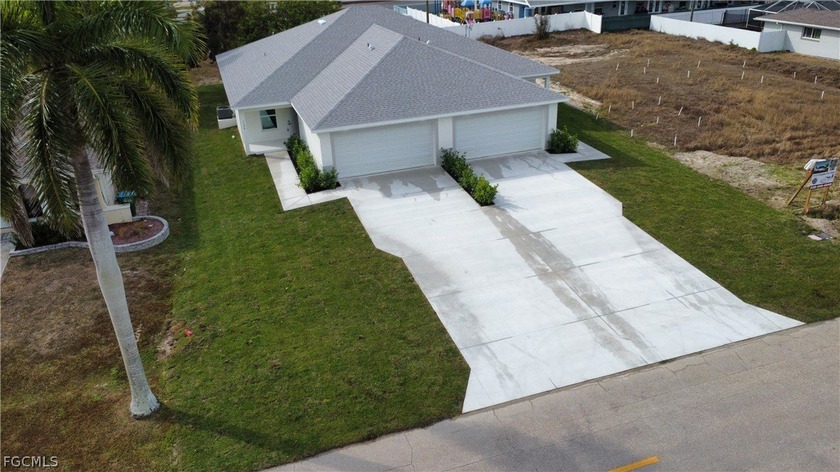 Not your average duplex! These 2 beautiful units are being sold - Beach Home for sale in Cape Coral, Florida on Beachhouse.com