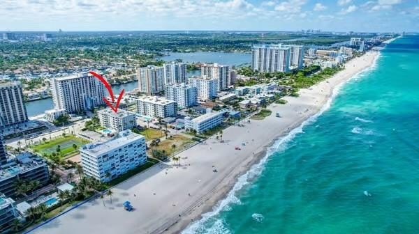 PRICE REDUCTION , STEPS FROM THE BEACH !! AVAILABLE NOW AND EASY - Beach Condo for sale in Hollywood, Florida on Beachhouse.com