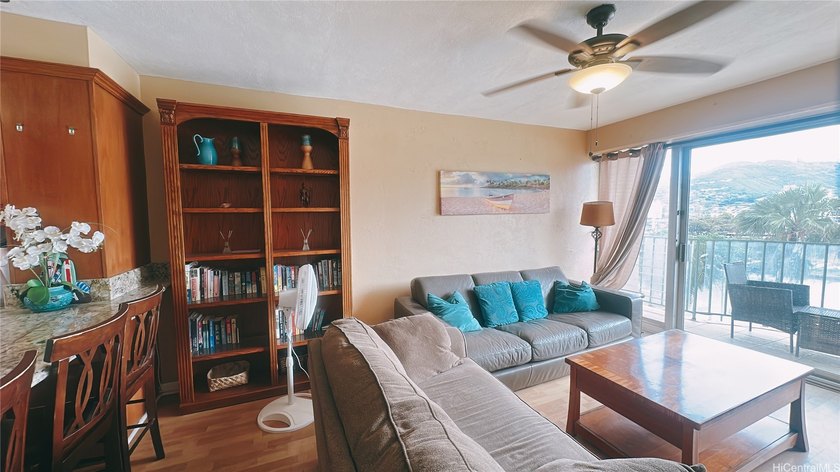Welcome to Royal Aloha 2-bedroom 1 bath legal vacation rental - Beach Condo for sale in Honolulu, Hawaii on Beachhouse.com