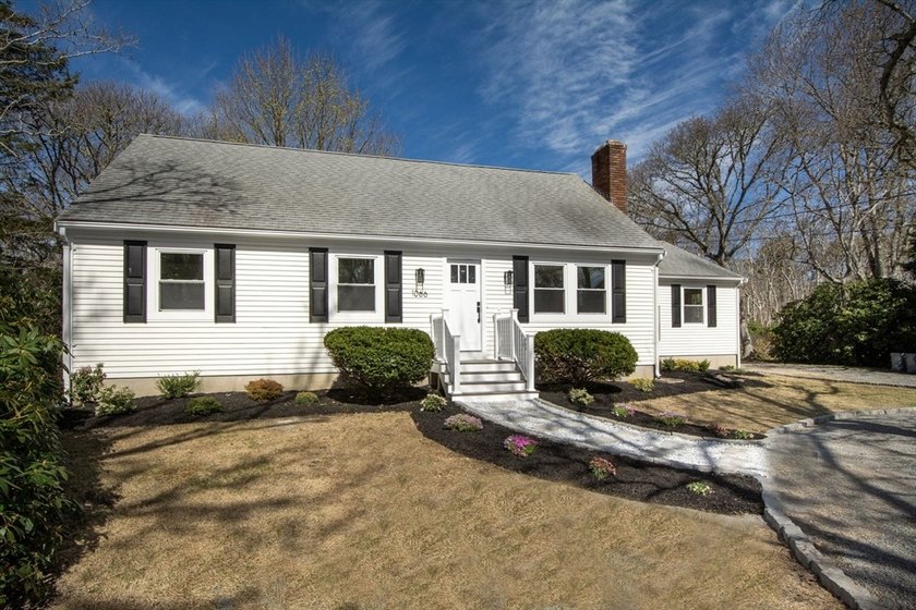 This cape style ranch has been fully renovated from top to - Beach Home for sale in Brewster, Massachusetts on Beachhouse.com
