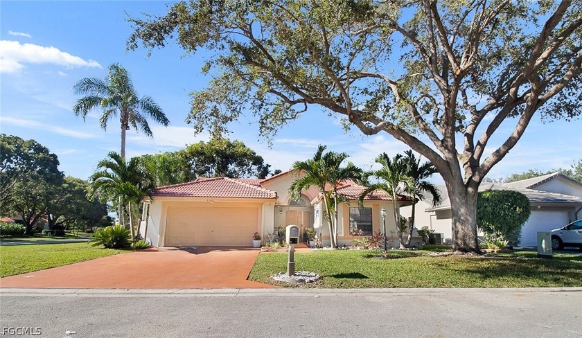 Welcome to this beautiful Single-Family home on a premium corner - Beach Home for sale in Boynton Beach, Florida on Beachhouse.com