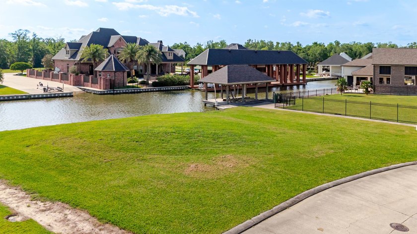 Waterfront lot tucked away in Mulberry Estates Subdivision - Beach Lot for sale in Houma, Louisiana on Beachhouse.com