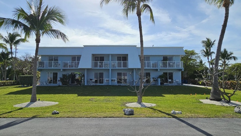 We are pleased to have the opportunity  to list this charming 1 - Beach Condo for sale in Duck Key, Florida on Beachhouse.com