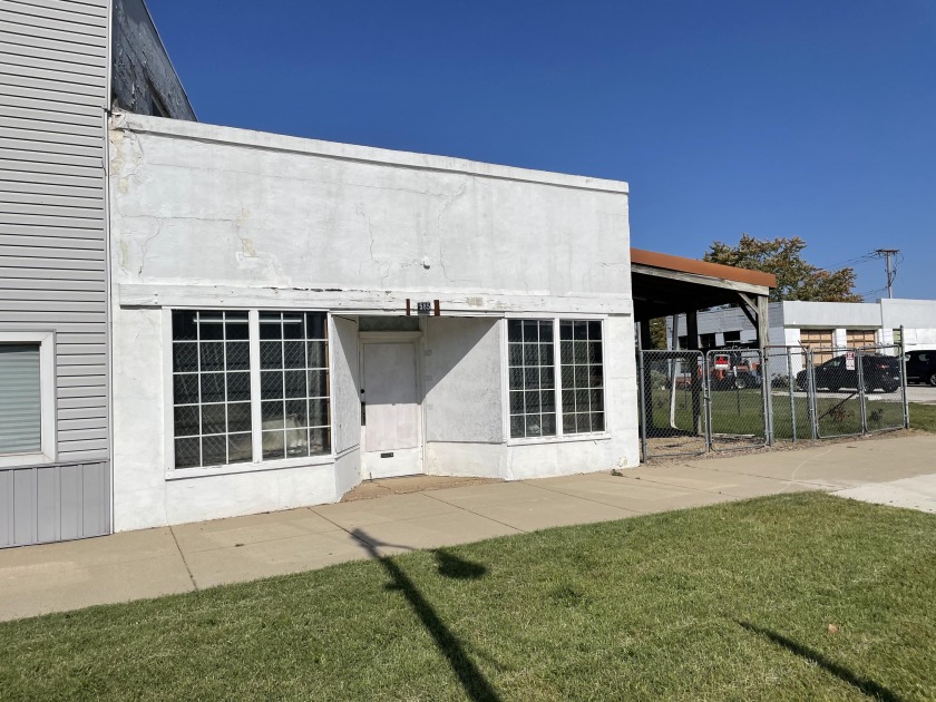 INVESTORS! Come take a look at this special opportunity. Imagine - Beach Commercial for sale in Benton Harbor, Michigan on Beachhouse.com