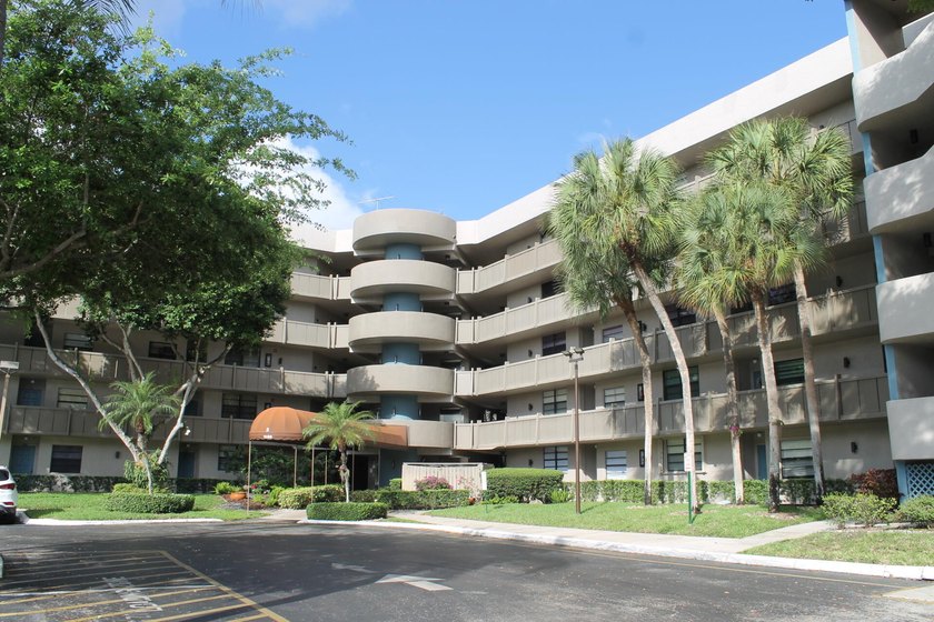 Step into the largest 2br, 2ba corner residence in Colony Point - Beach Condo for sale in Pembroke Pines, Florida on Beachhouse.com