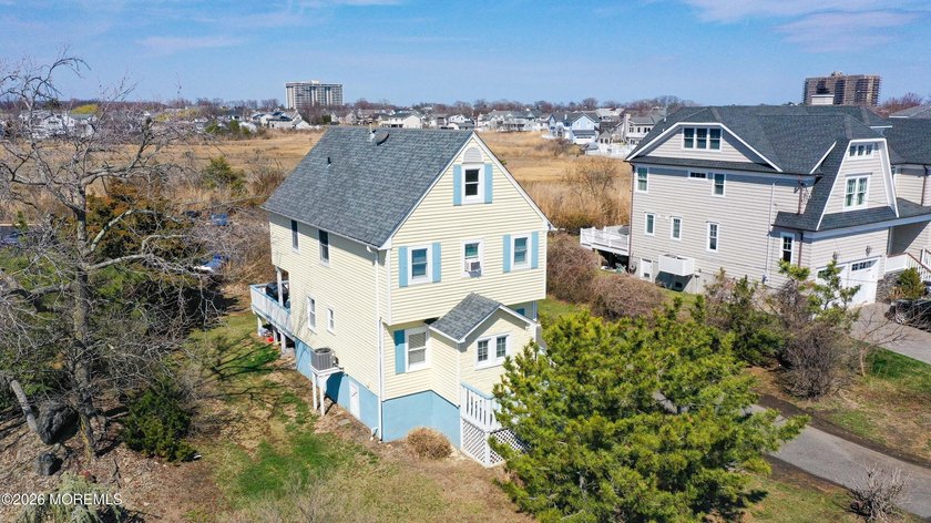 This beach area house is a relaxed,sun-soaked retreat designed - Beach Home for sale in Monmouth Beach, New Jersey on Beachhouse.com