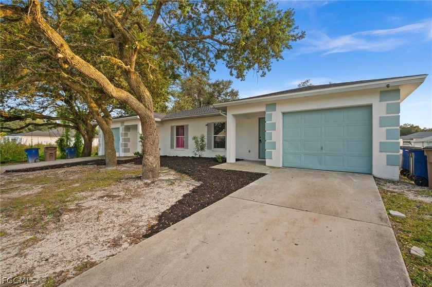 Welcome to this Stunning renovated Duplex in Lehigh Acres, the - Beach Home for sale in Lehigh Acres, Florida on Beachhouse.com