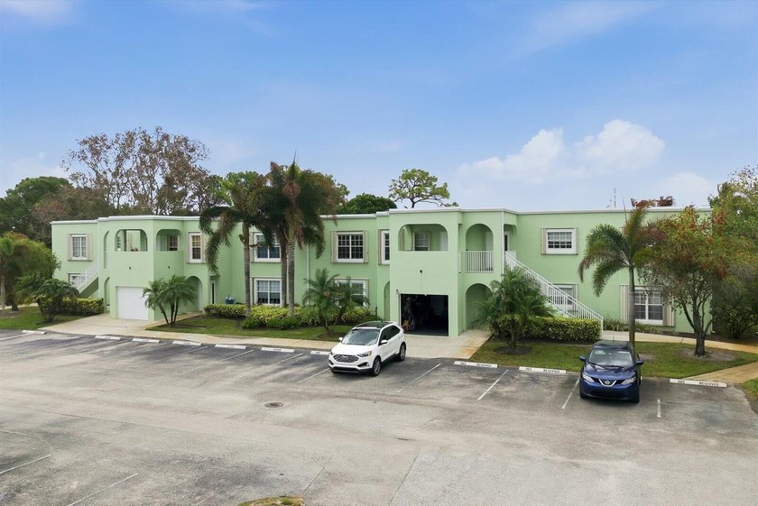 Rare corner unit in The Meadows offering extra privacy and - Beach Condo for sale in Port Saint Lucie, Florida on Beachhouse.com