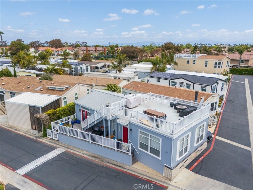 Welcome to your slice of paradise in the heart of Surf City USA - Beach Home for sale in Huntington Beach, California on Beachhouse.com