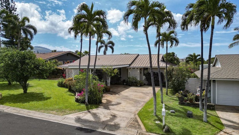 Welcome to this highly sought-after Keonekai neighborhood in - Beach Home for sale in Kihei, Hawaii on Beachhouse.com