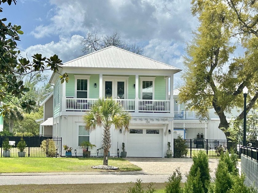 Location, location, location! *** 5 minutes to the Ocean!!! - Beach Home for sale in Murrells Inlet, South Carolina on Beachhouse.com