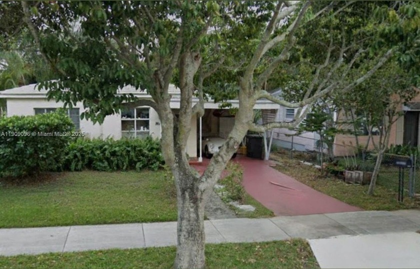 Investment opportunity ! own a single family home near downtown - Beach Home for sale in West Palm Beach, Florida on Beachhouse.com