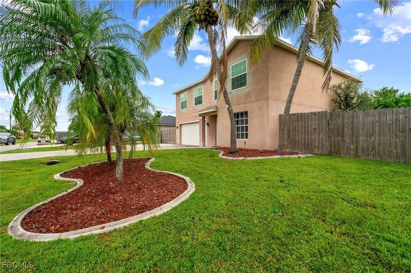 Welcome to this spacious Cape Coral home, ideally located just - Beach Home for sale in Cape Coral, Florida on Beachhouse.com
