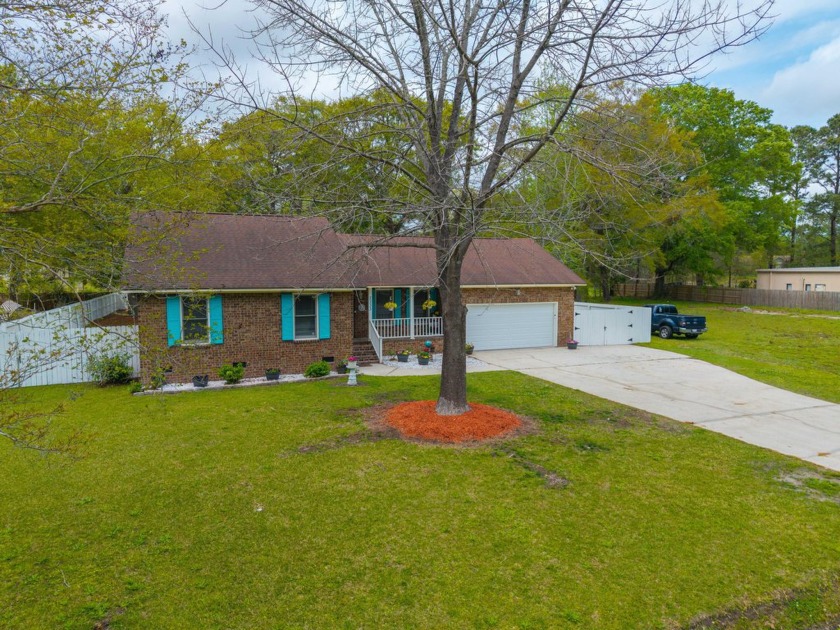 SELLER IS OFFERING One Year Home Warranty with an acceptable - Beach Home for sale in Charleston, South Carolina on Beachhouse.com