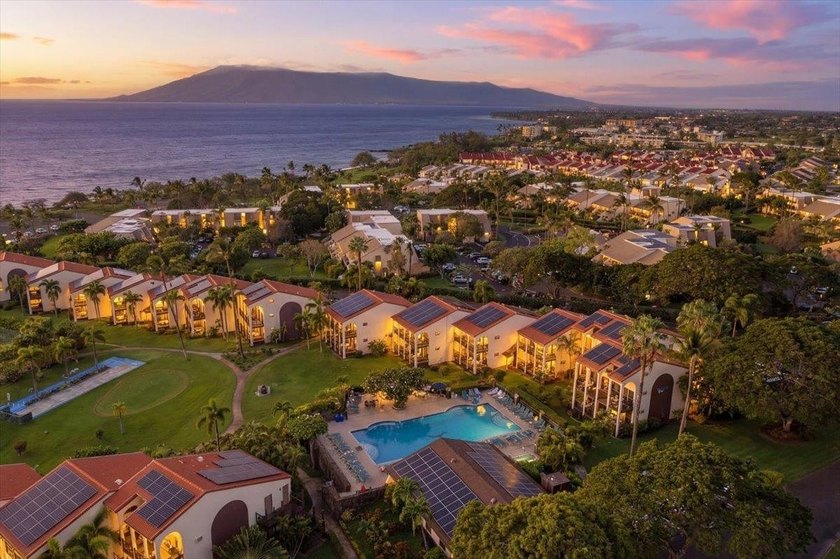 This ground floor 2-bedroom, 2-bath condo checks all the - Beach Condo for sale in Kihei, Hawaii on Beachhouse.com