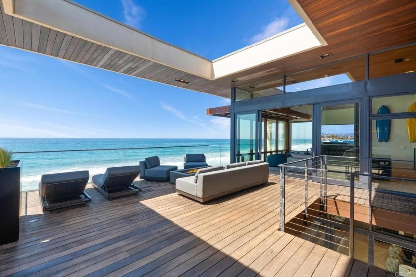 Showcasing 60' of ocean frontage across two lots on the - Beach Home for sale in Oceanside, California on Beachhouse.com