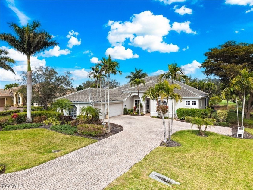 Value priced 3 bedroom, 3.5 bath plus den. Volume ceilings - Beach Home for sale in Fort Myers, Florida on Beachhouse.com