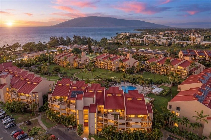 Exceptional Value Alert! Remodeled, nicely appointed, and very - Beach Condo for sale in Kihei, Hawaii on Beachhouse.com