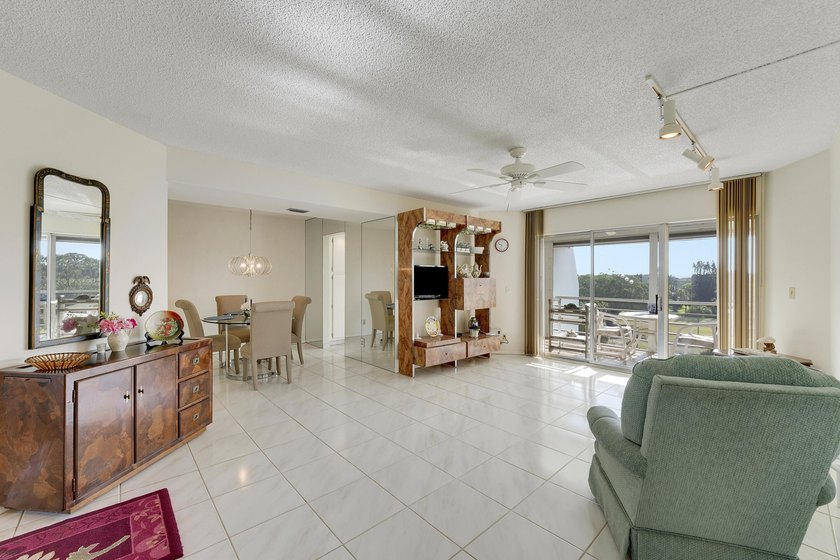 Welcome to beautifully maintained top floor Unit 607 in the - Beach Condo for sale in Lake Worth, Florida on Beachhouse.com