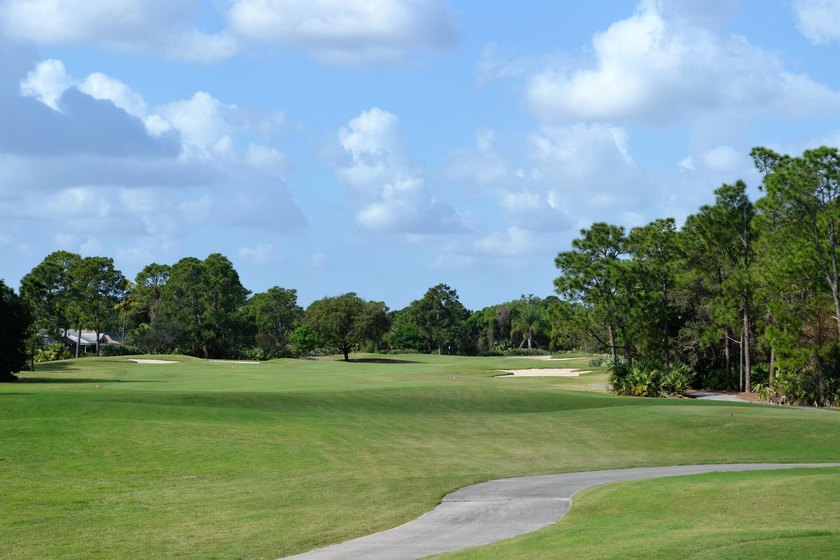 Beautifully renovated 5-bedroom, 6-bath estate in the - Beach Home for sale in Palm City, Florida on Beachhouse.com